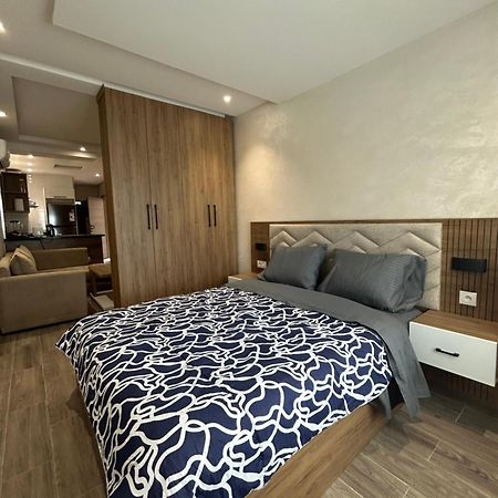 Splendide Studio Haut Standing En Face De La Marina Et A 200 M Du Port De Tanger - 1 Chambre Double Buitenkant foto