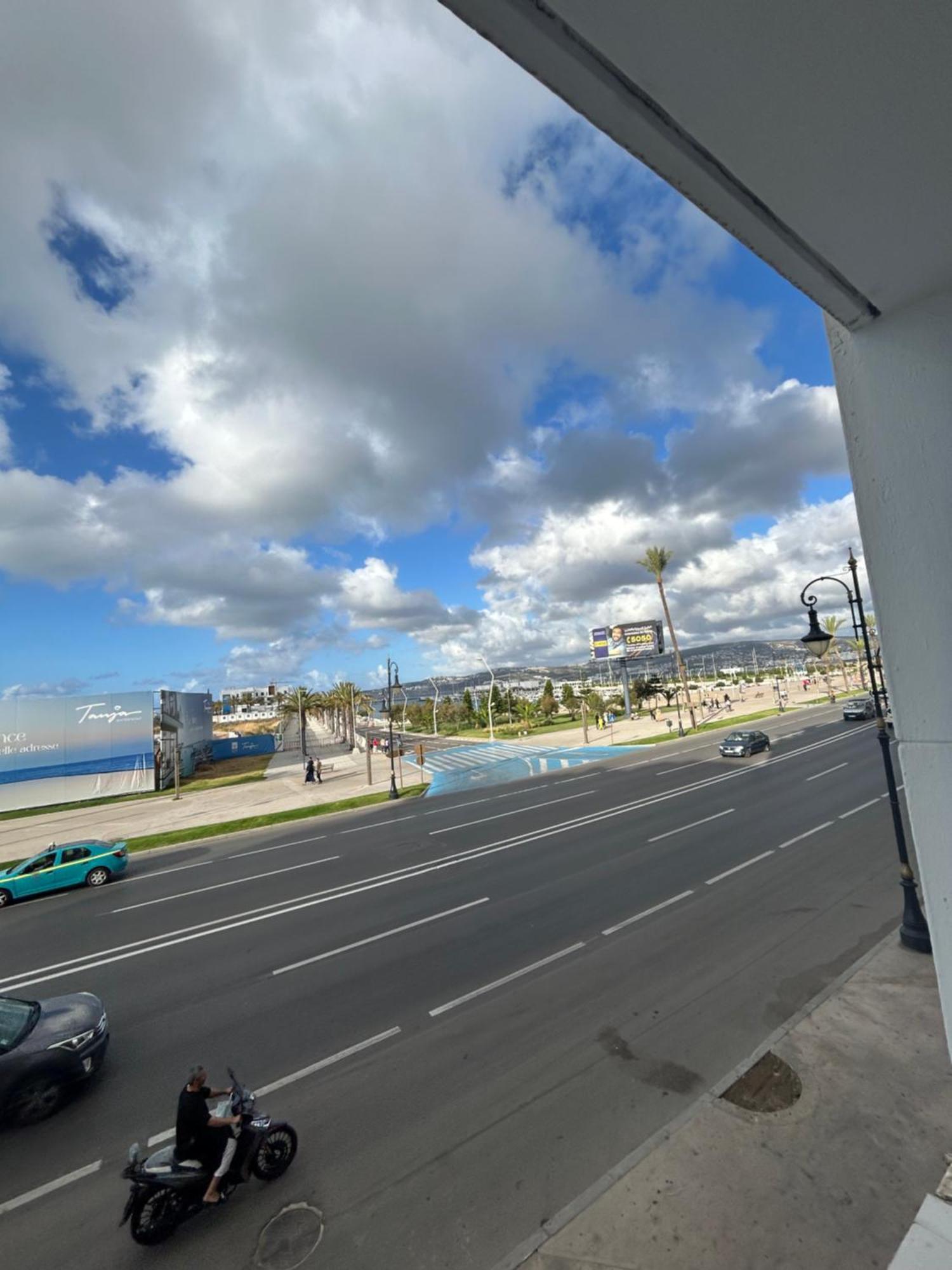 Splendide Studio Haut Standing En Face De La Marina Et A 200 M Du Port De Tanger - 1 Chambre Double Buitenkant foto